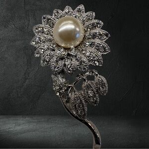 Crystal and Pearl Large Sunflower Brooch new